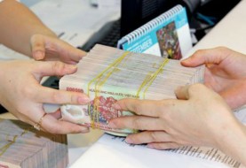 Legal advice on changing VND to USD and transfering money to account in a foreign bank