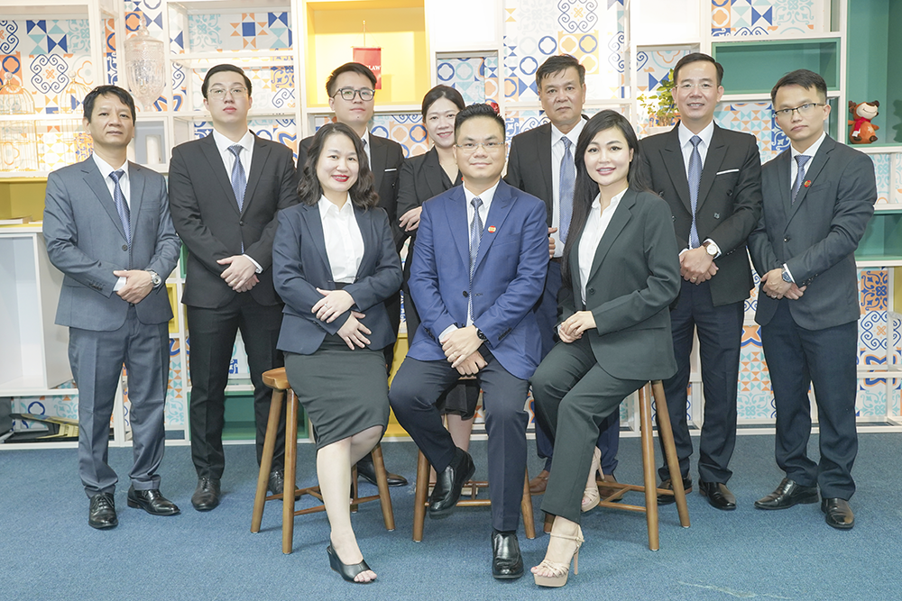 Investment consultants team of SBLAW